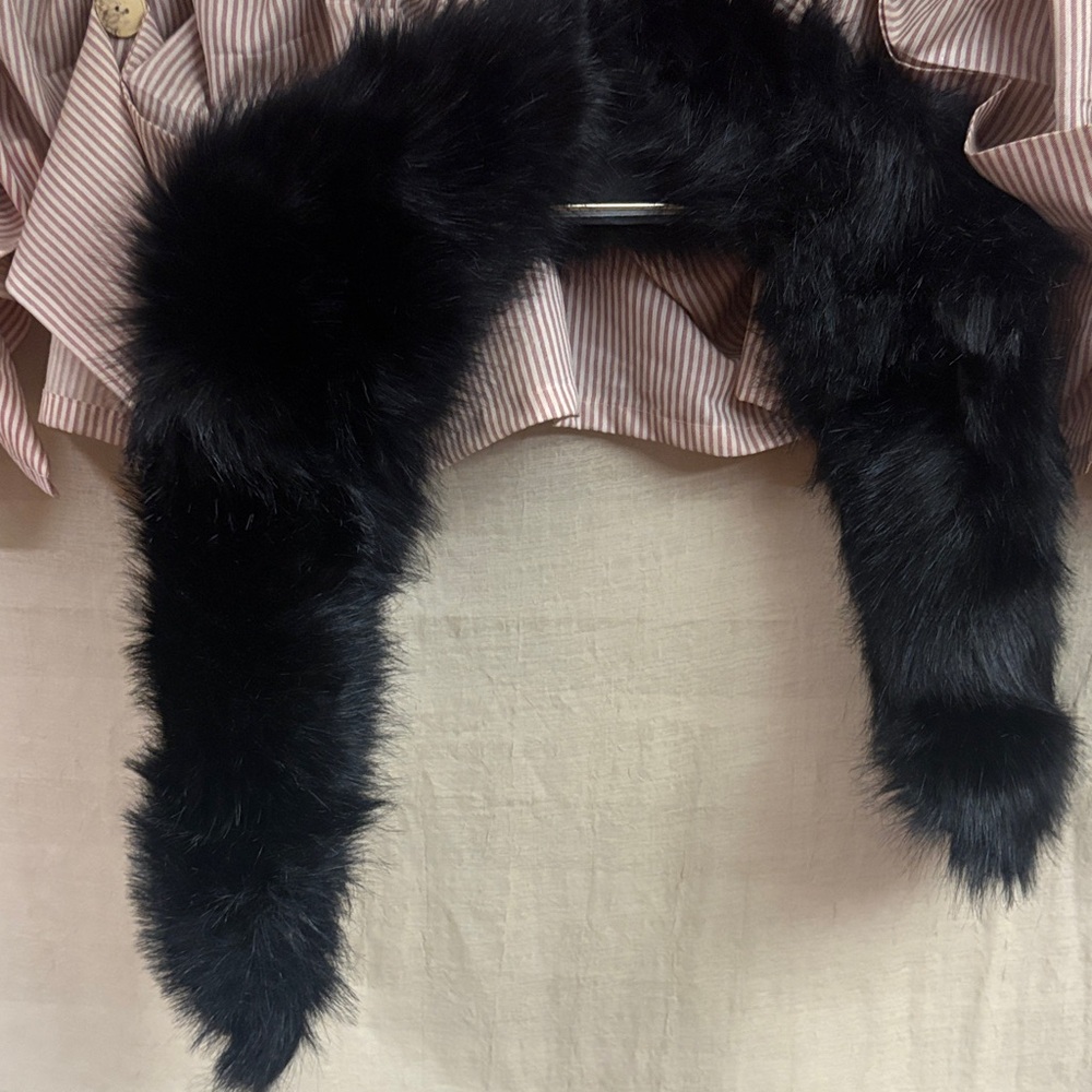 Elegant Black Faux Fur Collar